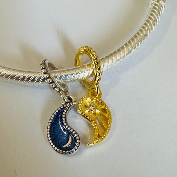 Brand NEW Authentic Pandora Two-tone Splittable Sun & Moon Dangle Charm - Picture 1 of 5